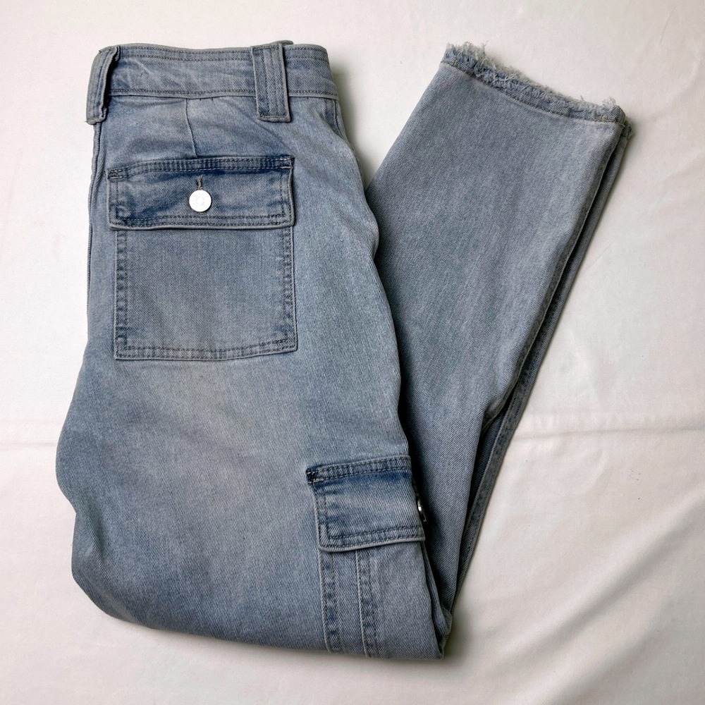 KanCan Womens High Rise Raw Hem Straight Leg Cargo Jeans Size 3/25 Light Wash